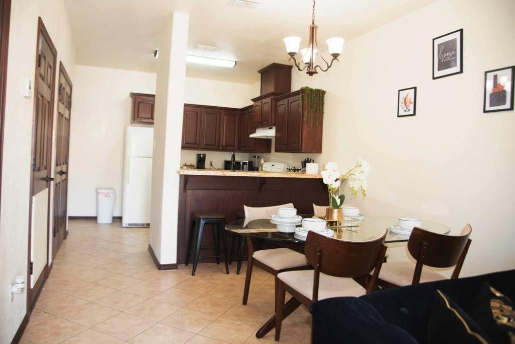 1 Min To University Utrgv 2Bd 2Bt Town Suite إدينبورغ المظهر الخارجي الصورة